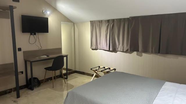Hotel Ciudad De Фуэнлабрада Экстерьер фото