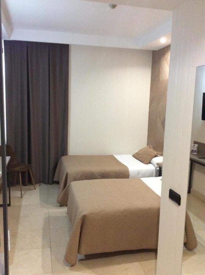 Hotel Ciudad De Фуэнлабрада Экстерьер фото